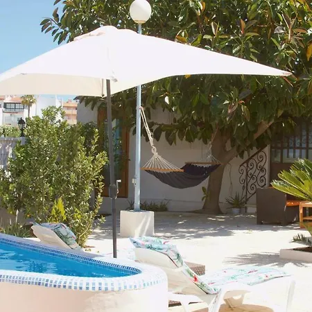 Entire By The Sea With Private Garden And Mini Pool 别墅 *