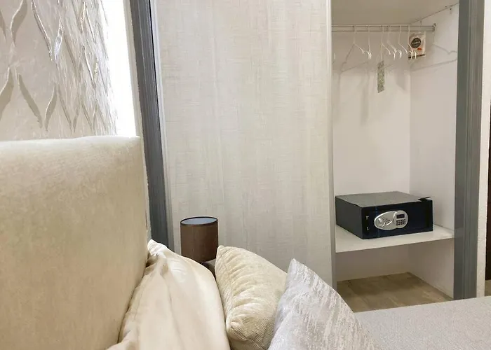 Βίλα Entire By The Sea With Private Garden And Mini Pool