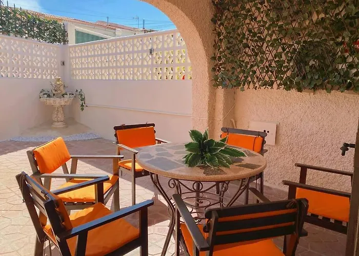 Βίλα Entire By The Sea With Private Garden And Mini Pool