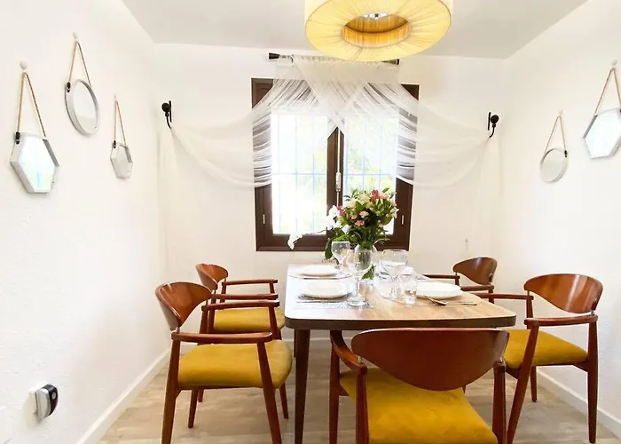 Entire By The Sea With Private Garden And Mini Pool Βίλα Τορεβιέχα