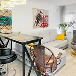 빌라 Entire By The Sea With Private Garden And Mini Pool